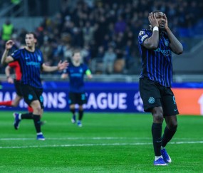 体坛联播｜国米欧冠遭双杀，皇马仍未就歧视在海外平台致歉